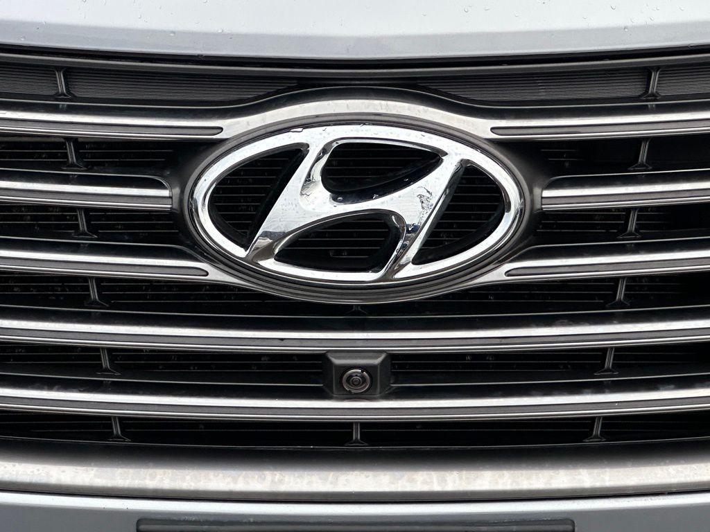 used 2018 Hyundai Santa Fe car, priced at $17,484