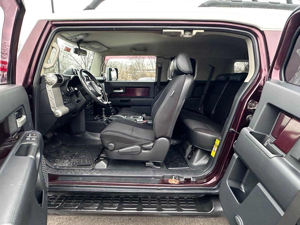 used 2007 Toyota FJ Cruiser car, priced at $8,933