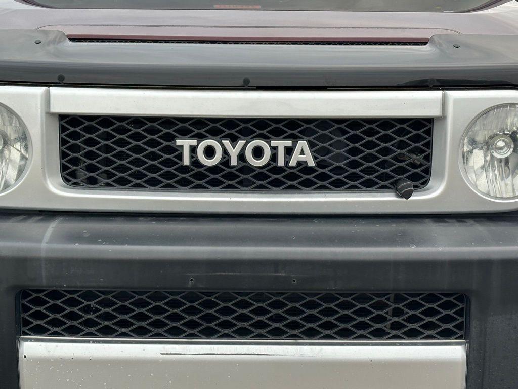 used 2007 Toyota FJ Cruiser car, priced at $8,933