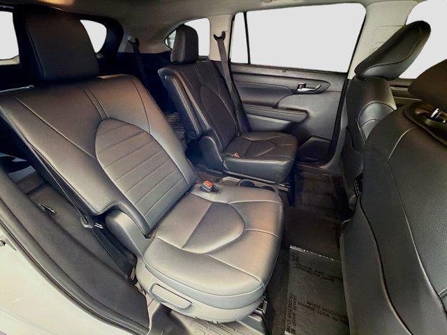 used 2024 Toyota Highlander car, priced at $35,999