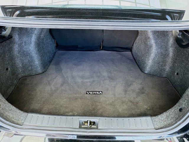 used 2021 Nissan Versa car