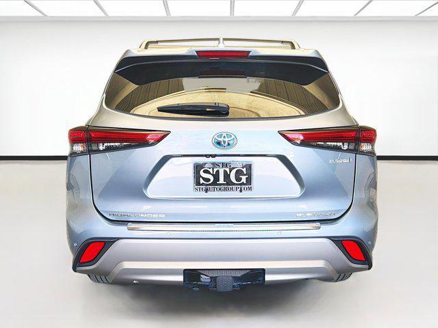 used 2023 Toyota Highlander Hybrid car, priced at $43,443
