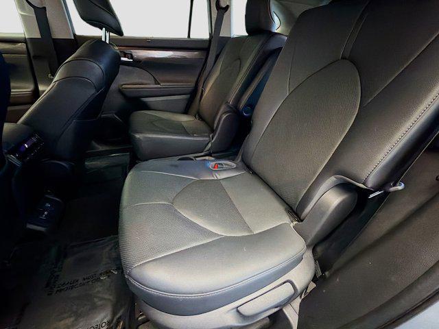 used 2023 Toyota Highlander Hybrid car, priced at $43,443