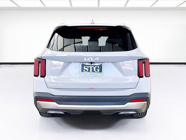 used 2025 Kia Sorento car, priced at $30,998