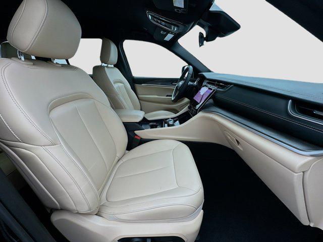 used 2025 Jeep Grand Cherokee car, priced at $38,659