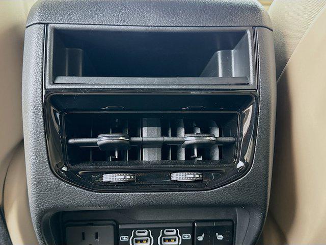 used 2025 Jeep Grand Cherokee car, priced at $38,659