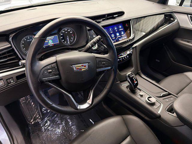 used 2025 Cadillac XT6 car, priced at $35,998