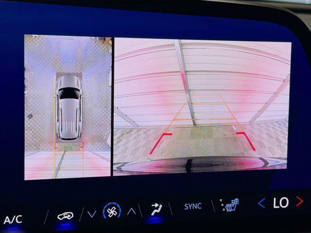 used 2024 Chevrolet Traverse car, priced at $33,895