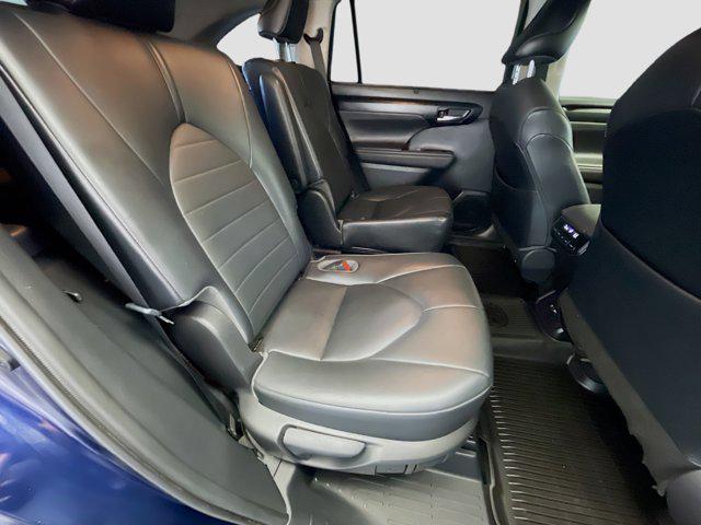 used 2021 Toyota Highlander car, priced at $30,250
