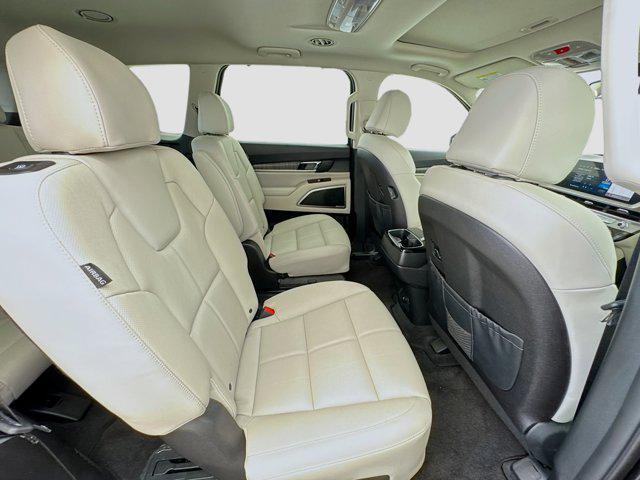 used 2025 Kia Telluride car, priced at $38,388