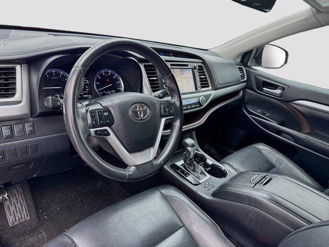 used 2018 Toyota Highlander car