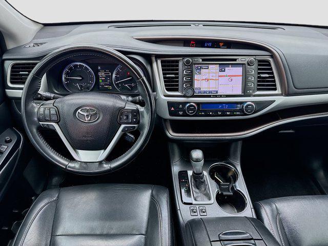 used 2018 Toyota Highlander car