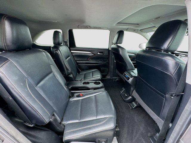 used 2018 Toyota Highlander car