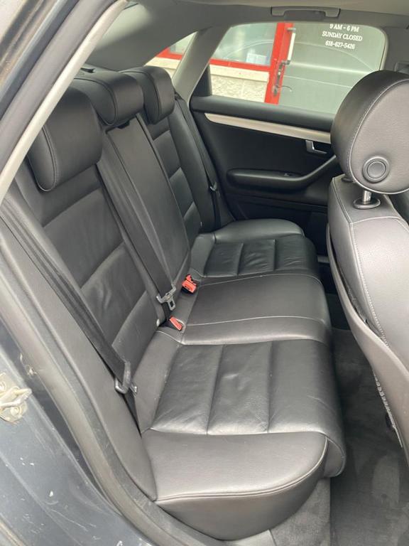 Audi A4 view 14