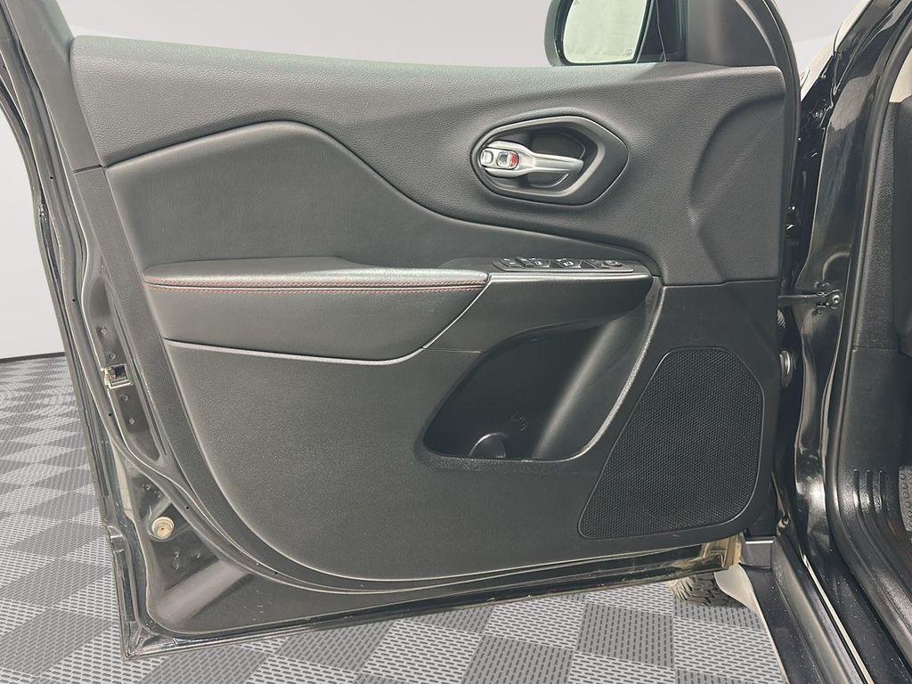 used 2019 Jeep Cherokee car, priced at $19,699