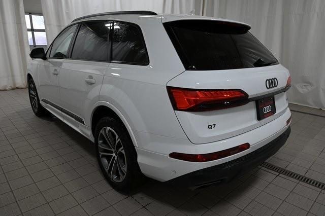 new 2026 Audi Q7 car, priced at $64,145