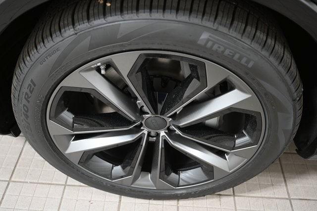 new 2026 Audi Q7 car, priced at $72,445