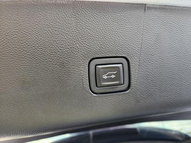 used 2023 Chevrolet Traverse car, priced at $42,993