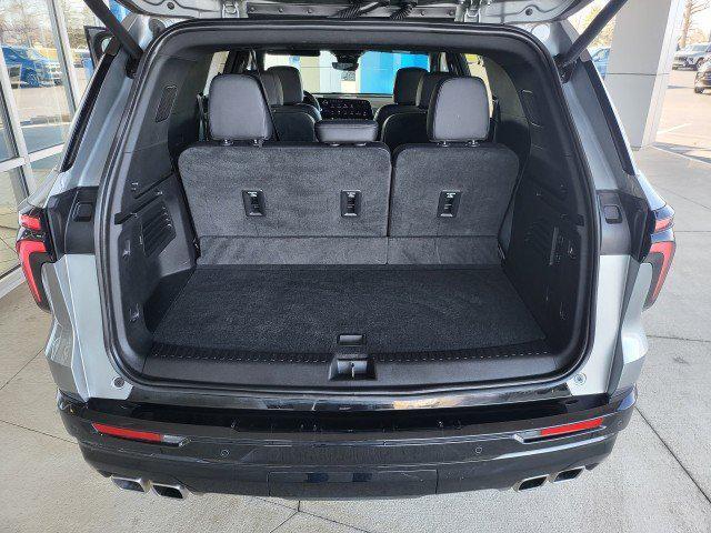 used 2025 Chevrolet Traverse car, priced at $50,434