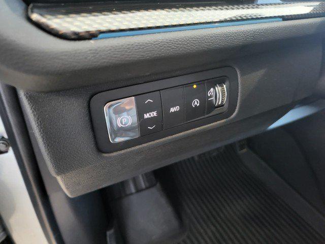 used 2025 Chevrolet Traverse car, priced at $50,434
