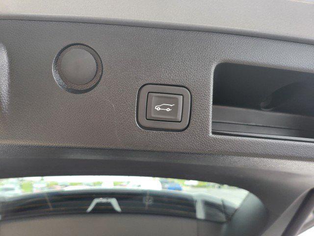 used 2025 Chevrolet Equinox car, priced at $35,433