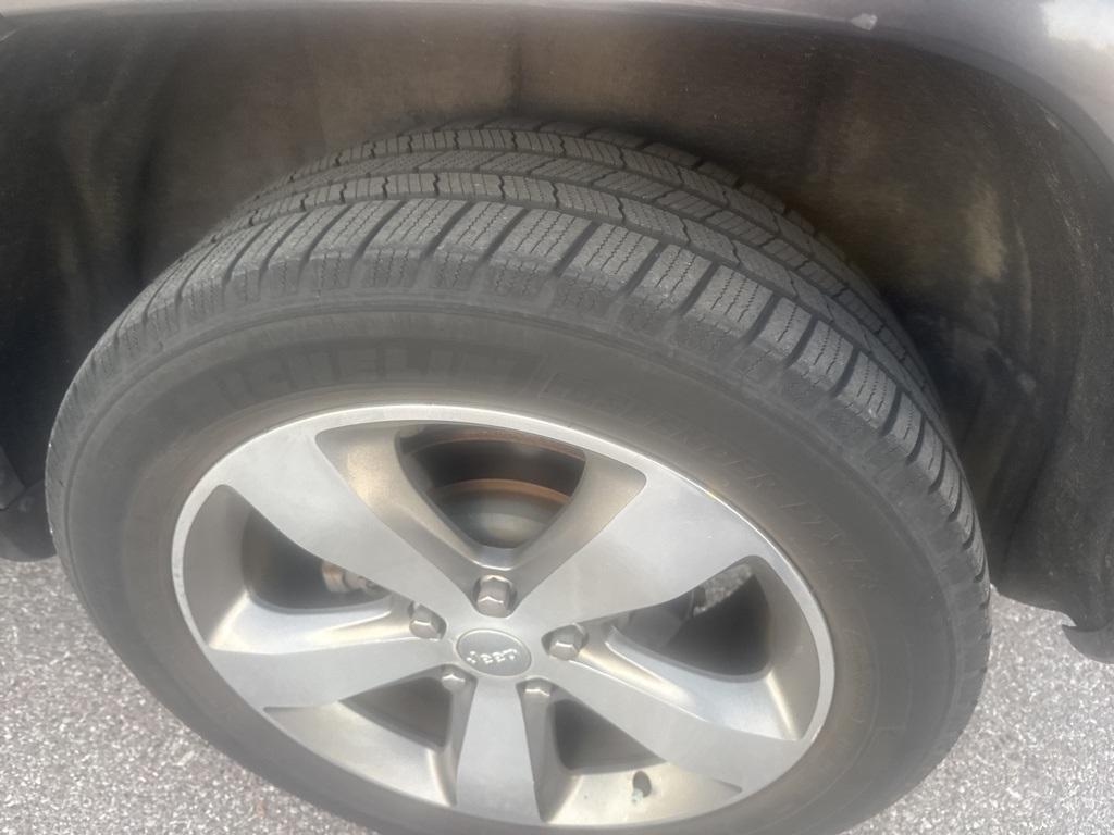 used 2016 Jeep Grand Cherokee car, priced at $15,000