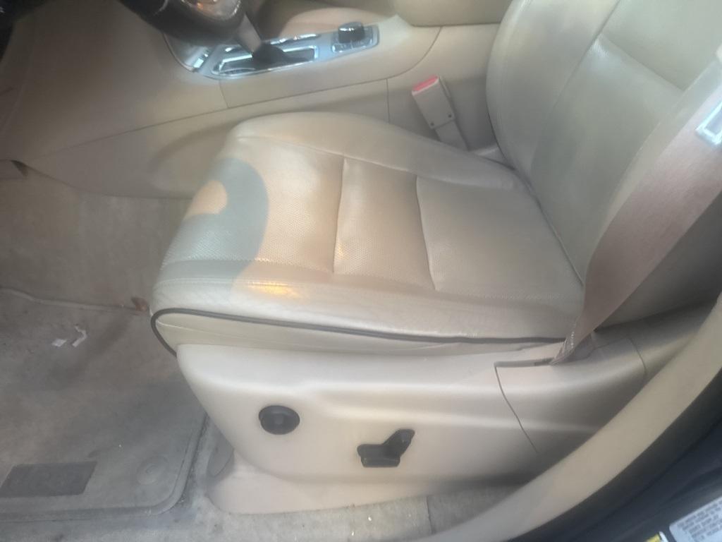 used 2016 Jeep Grand Cherokee car, priced at $15,000