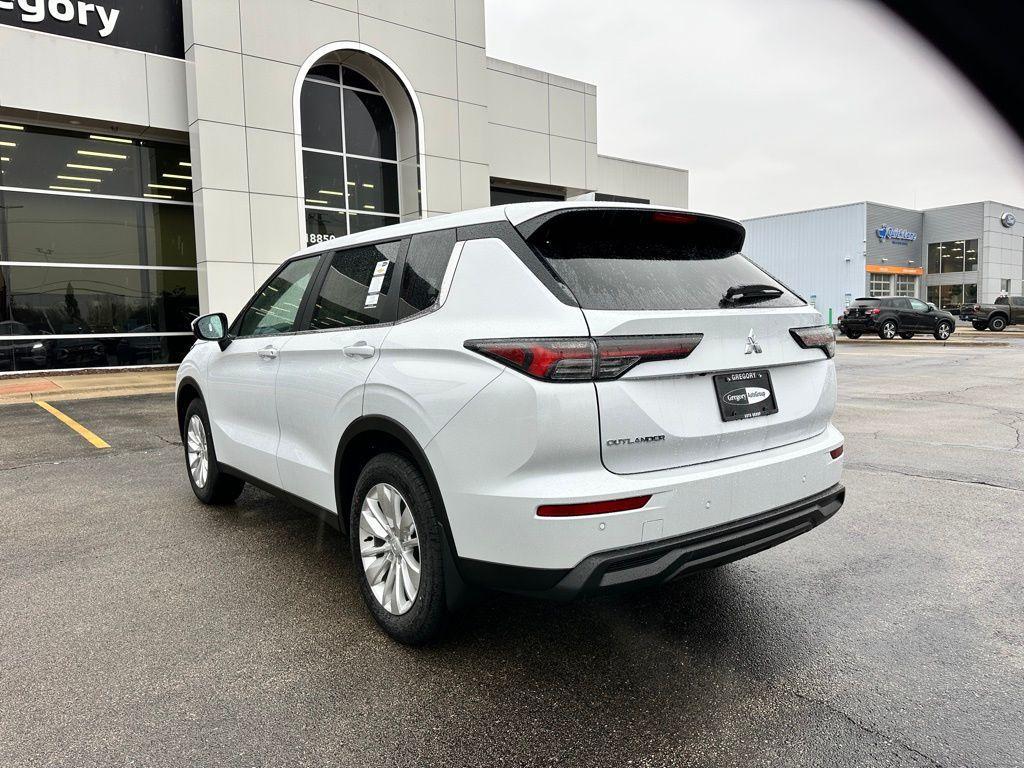 new 2026 Mitsubishi Outlander car, priced at $33,751
