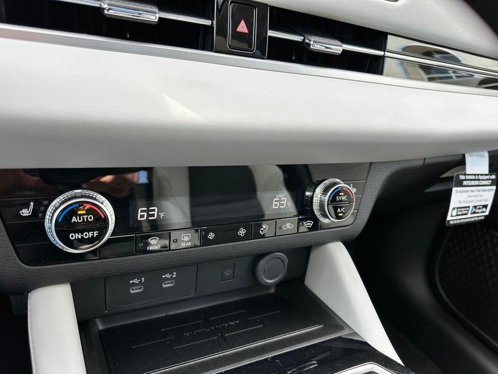 new 2025 Mitsubishi Outlander car, priced at $37,289