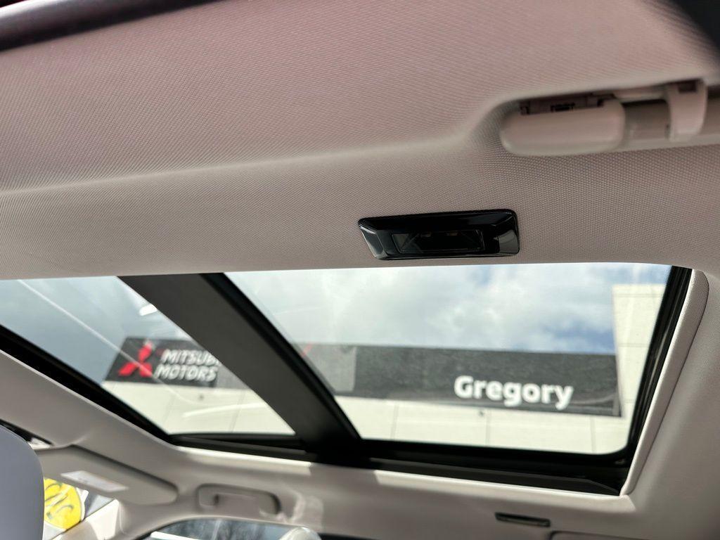 new 2025 Mitsubishi Outlander car, priced at $37,289