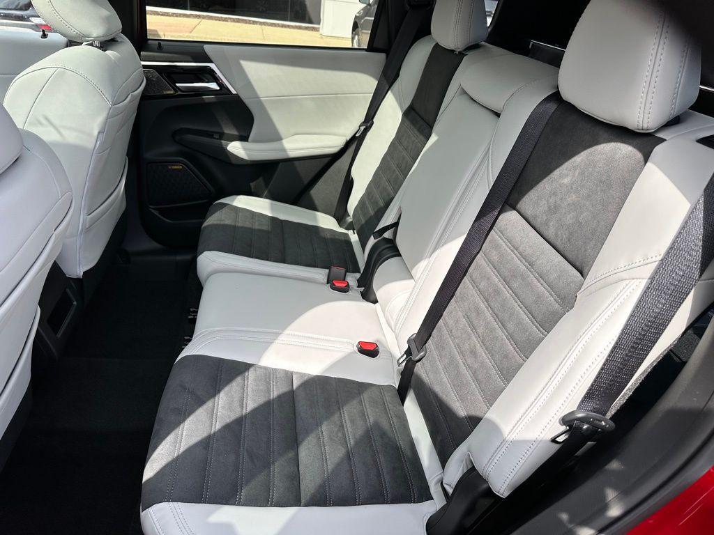 new 2025 Mitsubishi Outlander car, priced at $37,289