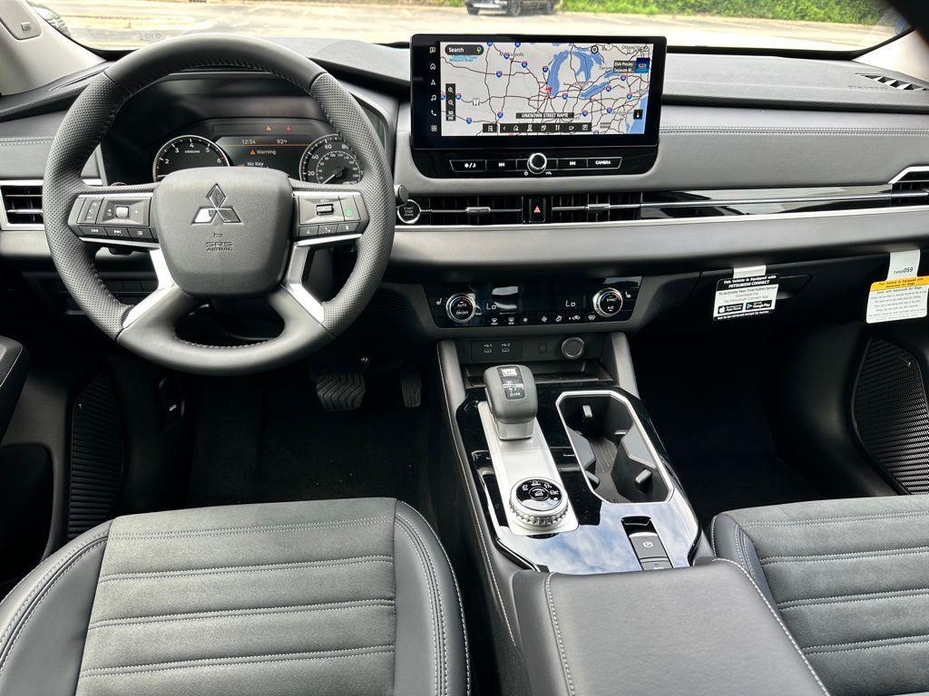 new 2025 Mitsubishi Outlander car, priced at $35,194