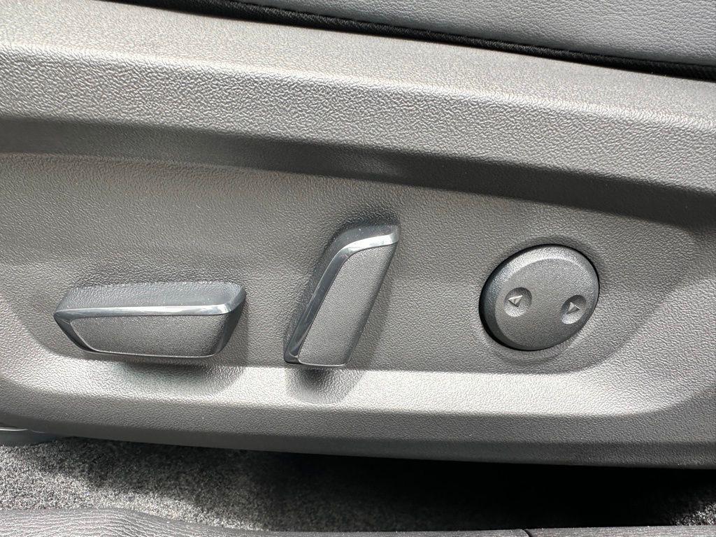 new 2025 Mitsubishi Outlander car, priced at $35,194