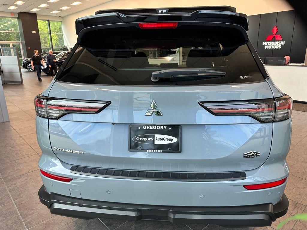 new 2025 Mitsubishi Outlander car, priced at $41,862