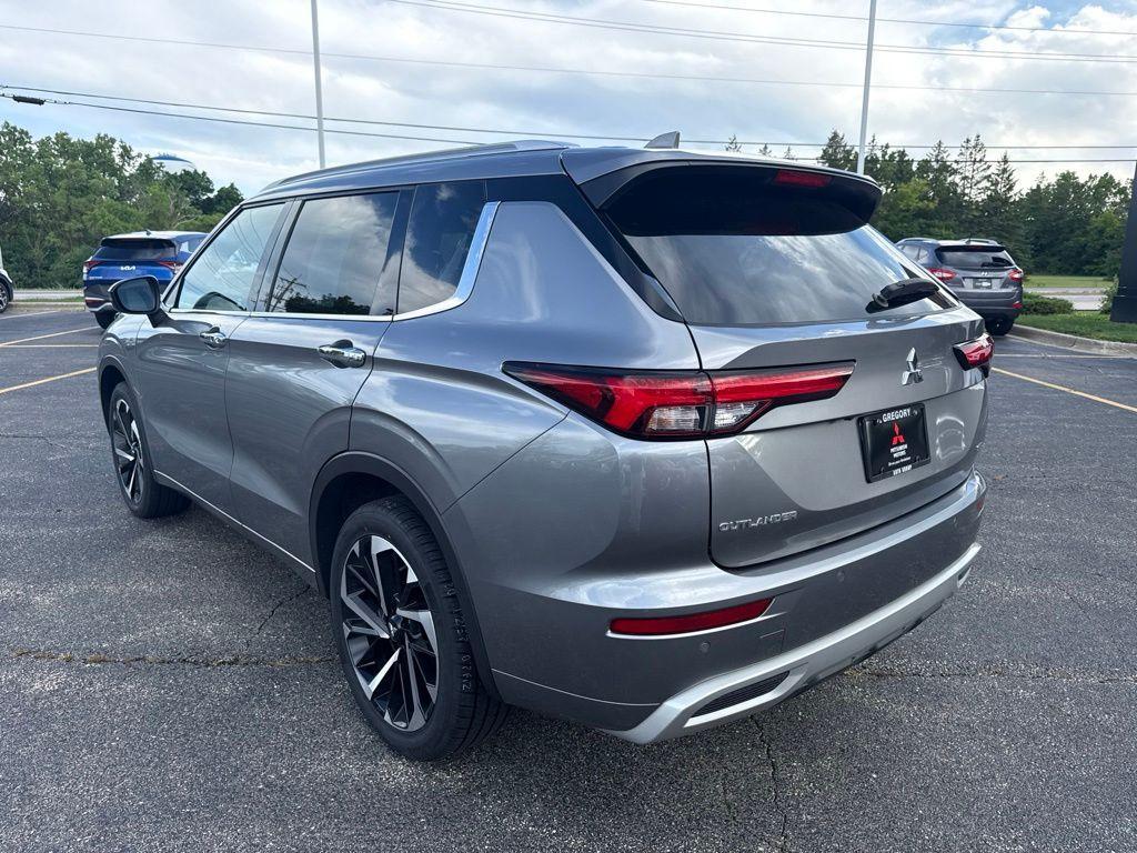 used 2023 Mitsubishi Outlander car, priced at $26,621