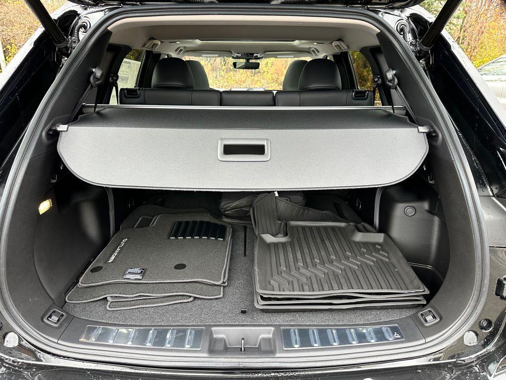 new 2025 Mitsubishi Outlander car, priced at $38,433