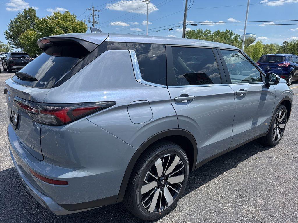 new 2026 Mitsubishi Outlander car, priced at $38,804