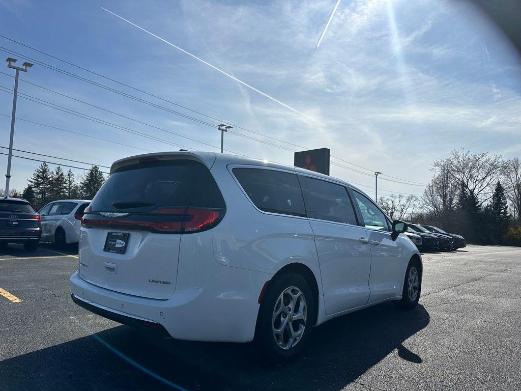 used 2024 Chrysler Pacifica car, priced at $32,457