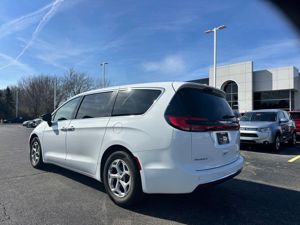 used 2024 Chrysler Pacifica car, priced at $32,457