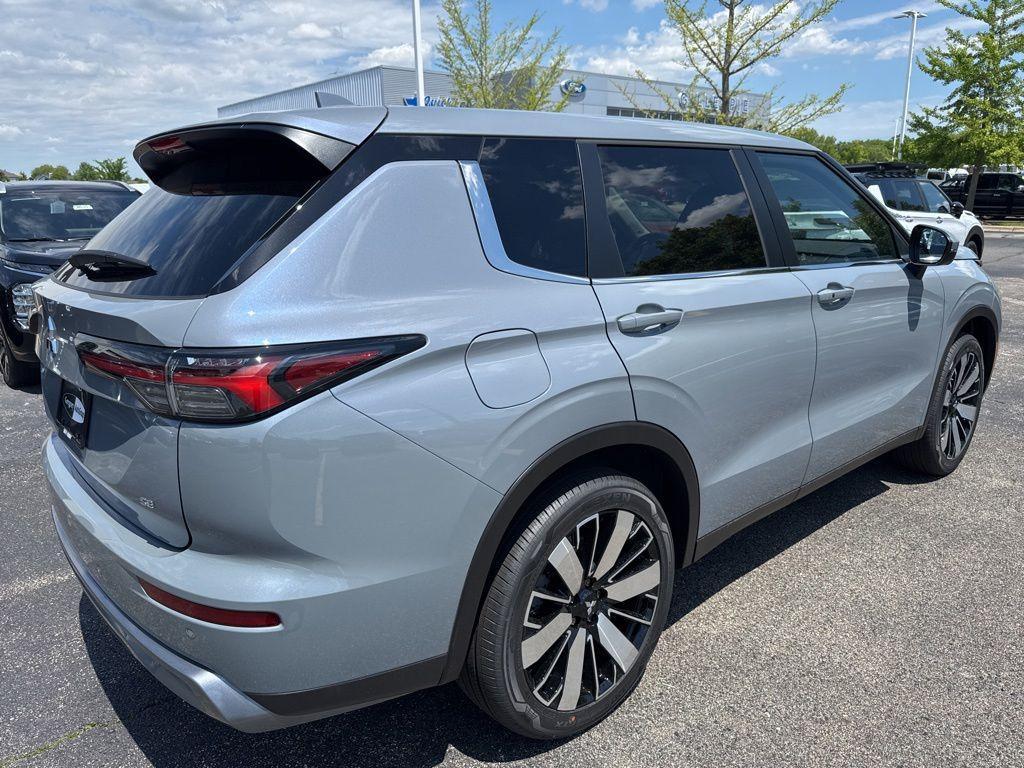 new 2026 Mitsubishi Outlander car, priced at $37,004