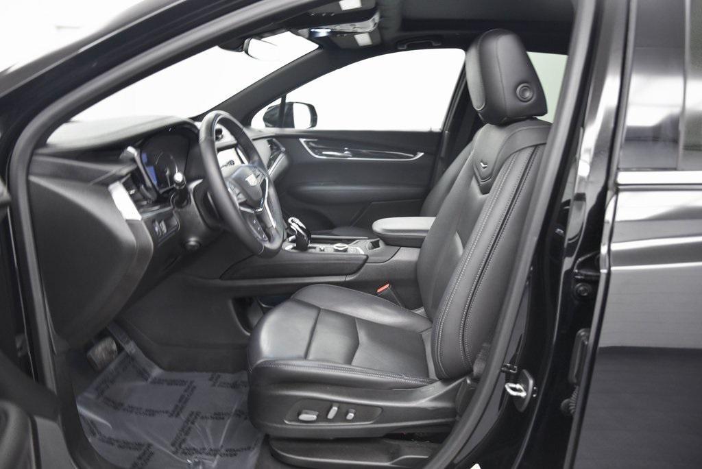 used 2022 Cadillac XT5 car, priced at $27,480