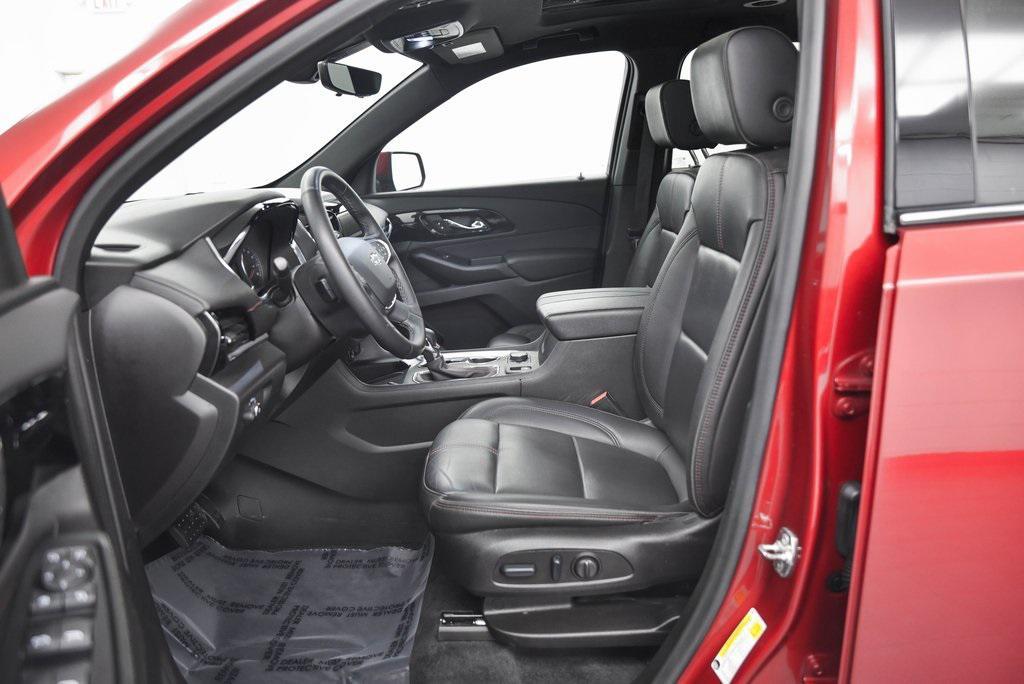 used 2023 Chevrolet Traverse car, priced at $33,490