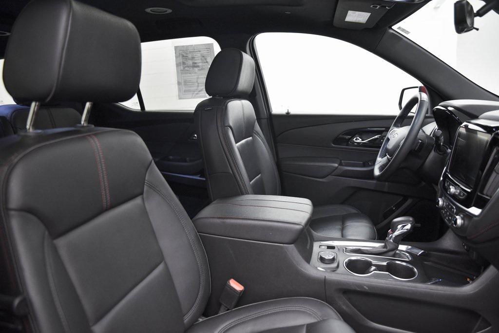 used 2023 Chevrolet Traverse car, priced at $33,490