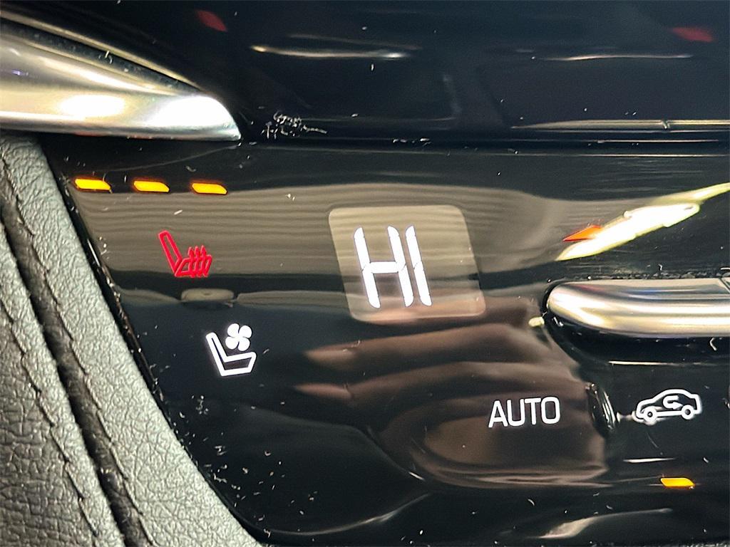 used 2022 Cadillac XT6 car, priced at $35,490