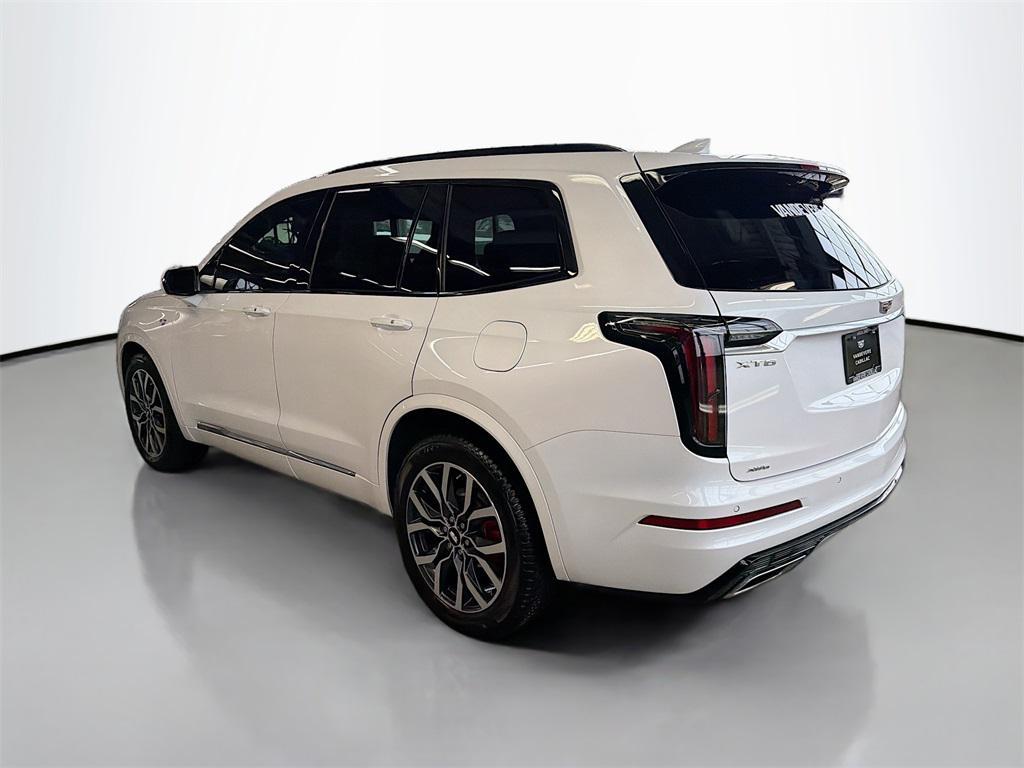 used 2022 Cadillac XT6 car, priced at $35,490