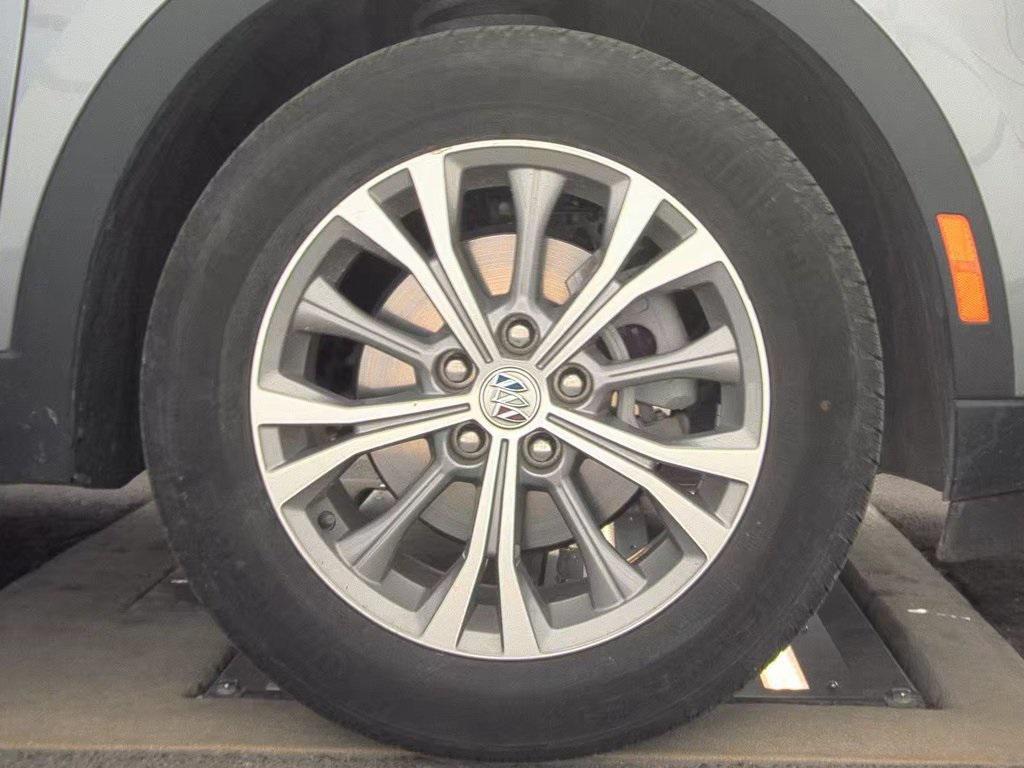 used 2023 Buick Envision car, priced at $20,990