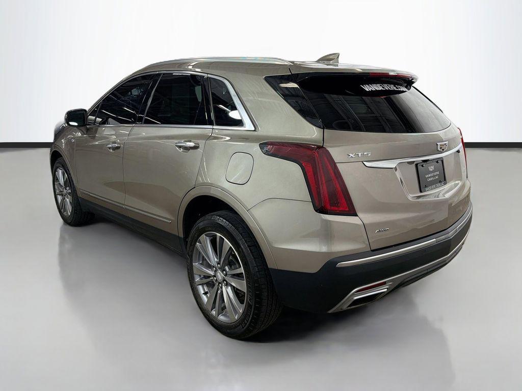 used 2022 Cadillac XT5 car, priced at $28,938