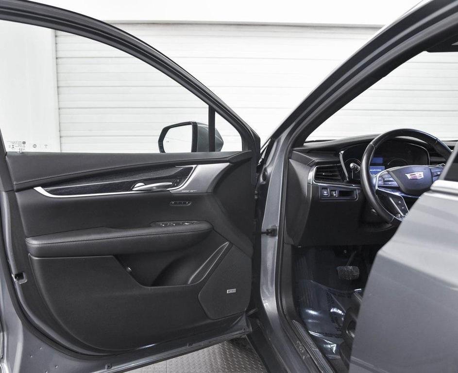 used 2021 Cadillac XT5 car, priced at $26,680