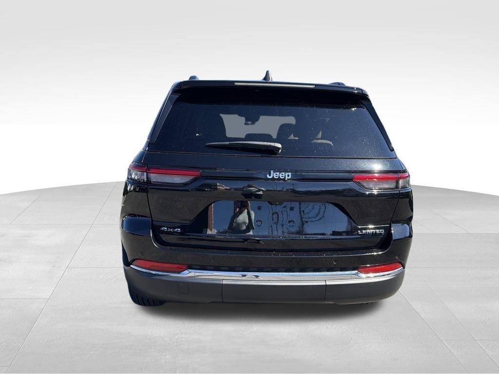 used 2023 Jeep Grand Cherokee car, priced at $34,000