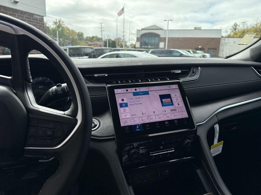 new 2025 Jeep Grand Cherokee car, priced at $45,283